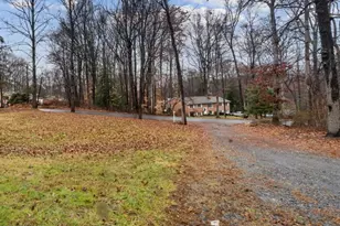 7013 Trails End Rd, Manassas, VA 20112 - Photo 4