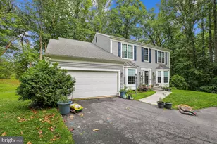 13104 Holly Leaf Ct, Woodbridge, VA 22192 - Photo 2