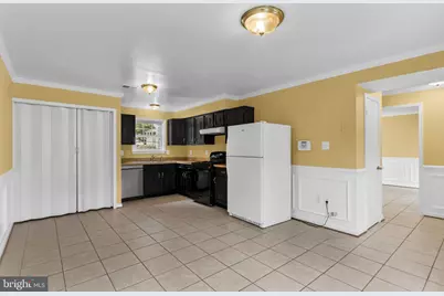5566 Saint Charles Drive, Woodbridge, VA 22193 - Photo 8
