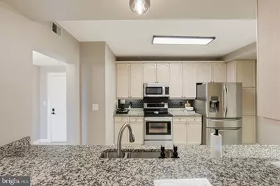 485 Harbor Side Street #610, Woodbridge, VA 22191 - Photo 6