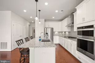 6765 Azalea Garden Ln, Haymarket, VA 20169 - Photo 8