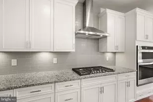 6765 Azalea Garden Ln, Haymarket, VA 20169 - Photo 6