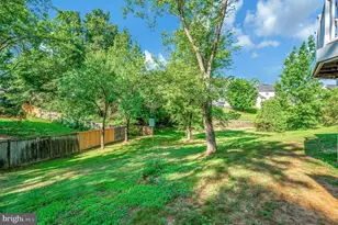 18849 Beaten Path Ct, Triangle, VA 22172 - Photo 4