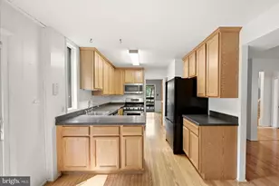 12304 Persimmon Pl, Woodbridge, VA 22192 - Photo 2