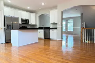 14216 Legend Glen Ct, Gainesville, VA 20155 - Photo 2