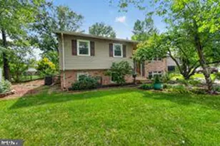 9601 Greenview Ln, Manassas, VA 20109 - Photo 2