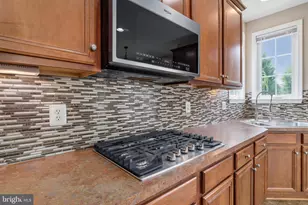 9036 Woodpecker Ct, Gainesville, VA 20155 - Photo 12