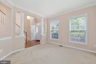 9036 Woodpecker Ct, Gainesville, VA 20155 - Photo 6
