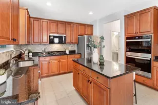 10624 Berry Orchard Ct, Manassas, VA 20112 - Photo 16