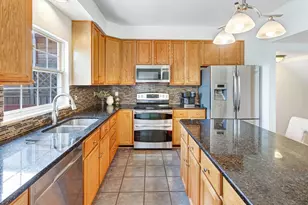 2562 Grayton Ln, Woodbridge, VA 22191 - Photo 6
