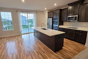 10604 Sheffield Gln Ln, Manassas, VA 20112 - Photo 2