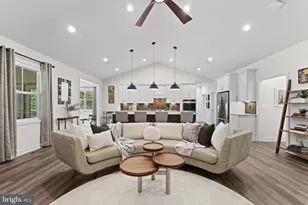 15059 Fallen Oaks Pl, Gainesville, VA 20155 - Photo 2