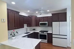 7055 Heritage Hunt Dr, Gainesville, VA 20155 - Photo 1