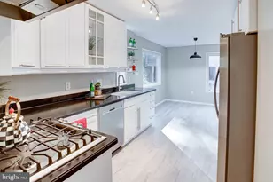 12303 Mulberry Ct, Woodbridge, VA 22192 - Photo 16