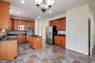 19237 Potomac Crest Dr, Triangle, VA 22172 - Photo 14