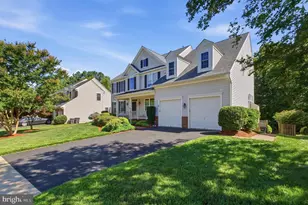 3646 Thomasson Crossing Dr, Triangle, VA 22172 - Photo 2
