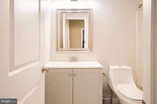 7969 Crescent Park Dr, Gainesville, VA 20155 - Photo 10