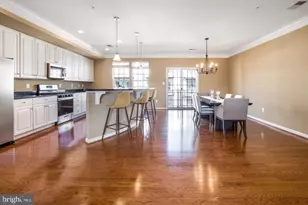 7969 Crescent Park Dr, Gainesville, VA 20155 - Photo 4