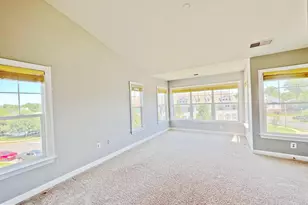 8118 Rainwater Cir, Manassas, VA 20111 - Photo 10