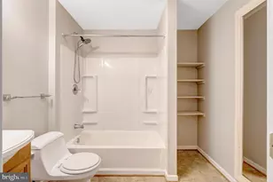 13040 Pilgrims Inn Dr, Woodbridge, VA 22193 - Photo 32