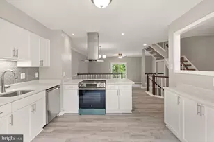 11824 Critton Cir, Woodbridge, VA 22192 - Photo 10
