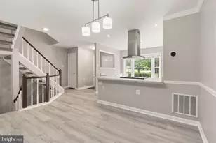 11824 Critton Cir, Woodbridge, VA 22192 - Photo 16