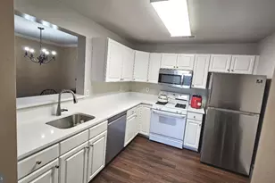 1037 Gardenview Loop, Woodbridge, VA 22191 - Photo 8