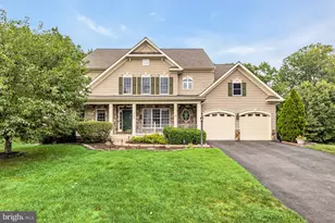 3232 Lost Pond Ct, Triangle, VA 22172 - Photo 1