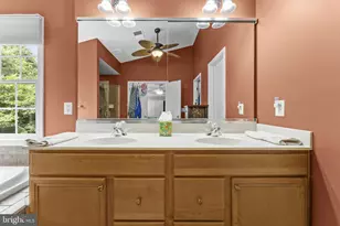 5777 Waterloo Bridge Cir, Haymarket, VA 20169 - Photo 52