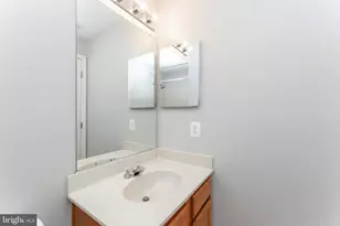 5039 Anchorstone Dr, Woodbridge, VA 22192 - Photo 22