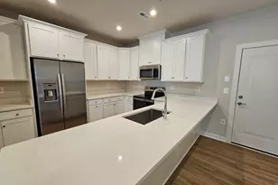 13715 Cobble Loop, Woodbridge, VA 22193 - Photo 2