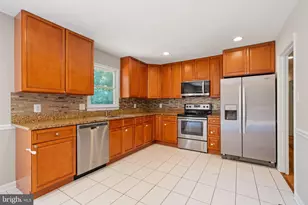 2409 Gore Dr, Haymarket, VA 20169 - Photo 12