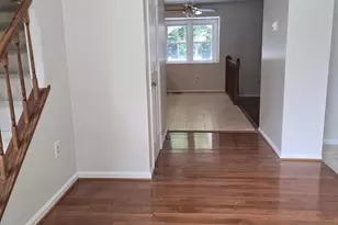 12546 Cavalier Dr, Woodbridge, VA 22192 - Photo 2