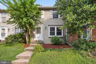 3610 Wharf Ln, Triangle, VA 22172 - Photo 1