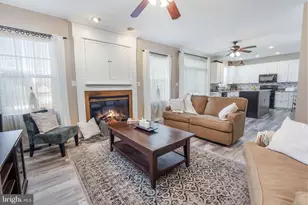 15575 Catamaran Ct, Montclair, VA 22025 - Photo 4