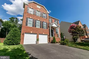 7671 Hamelin Ln, Gainesville, VA 20155 - Photo 4