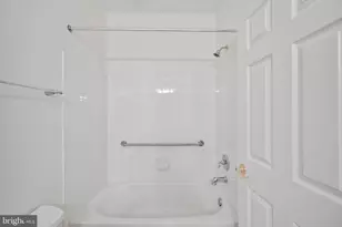 7065 Heritage Hunt Dr, Gainesville, VA 20155 - Photo 14