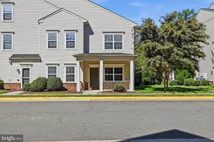 11127 Wortham Crest Cir, Manassas, VA 20109 - Photo 2