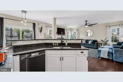 4941 Breeze Way, Dumfries, VA 22025 - Photo 10
