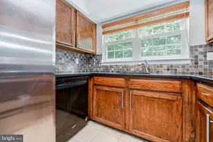 12133 Chaucer Ln, Woodbridge, VA 22192 - Photo 14