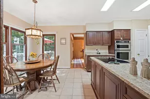 11211 Caisson Ct, Woodbridge, VA 22192 - Photo 16