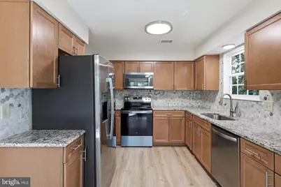 5079 Lambsgate Lane, Woodbridge, VA 22193 - Photo 8