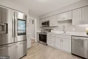 12710 Lockleven Ln, Woodbridge, VA 22192 - Photo 2