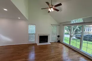 12224 Dapple Gray Ct, Woodbridge, VA 22192 - Photo 2