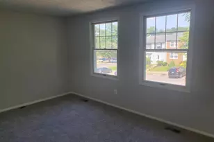 13524 Bentley Cir, Woodbridge, VA 22192 - Photo 8