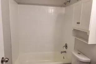 13524 Bentley Cir, Woodbridge, VA 22192 - Photo 6