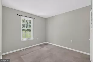 14083 Fallbrook Ln, Woodbridge, VA 22193 - Photo 16