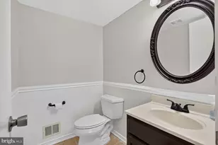 14083 Fallbrook Ln, Woodbridge, VA 22193 - Photo 8