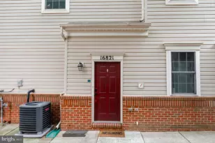 16821 Nuttal Oak Pl, Woodbridge, VA 22191 - Photo 2