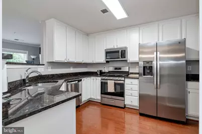 16821 Nuttal Oak Place #4, Woodbridge, VA 22191 - Photo 8